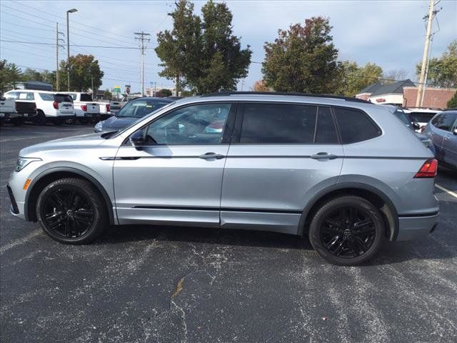 2022 Volkswagen Tiguan SE R-Line Black