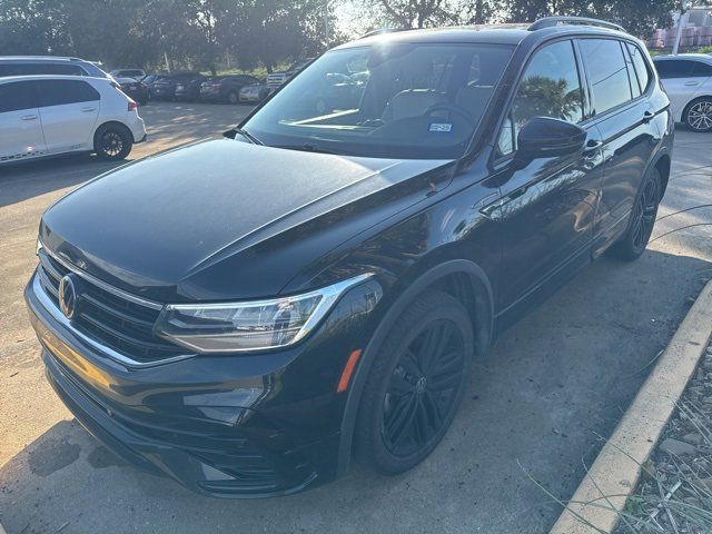 2022 Volkswagen Tiguan SE R-Line Black