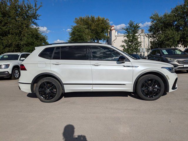 2022 Volkswagen Tiguan SE R-Line Black