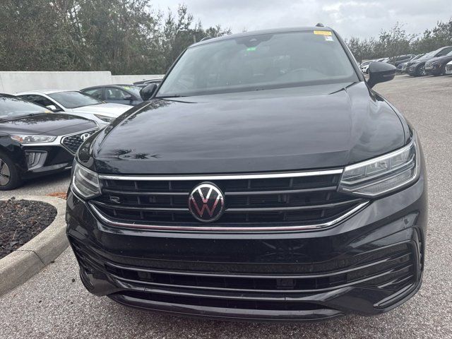 2022 Volkswagen Tiguan SE R-Line Black