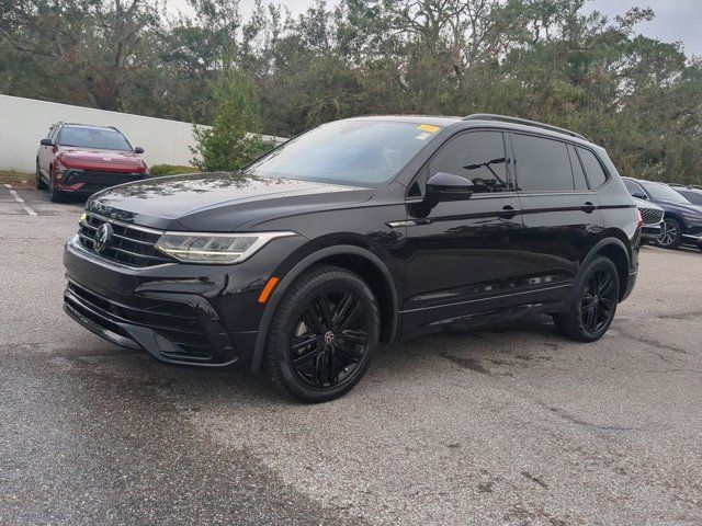 2022 Volkswagen Tiguan SE R-Line Black