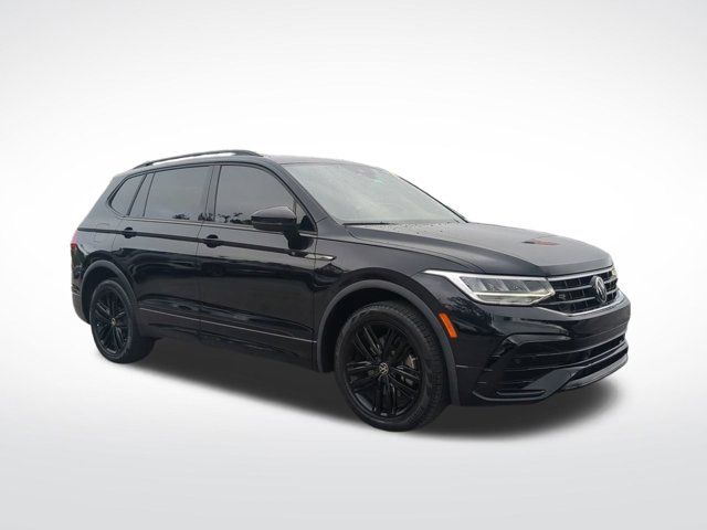 2022 Volkswagen Tiguan SE R-Line Black