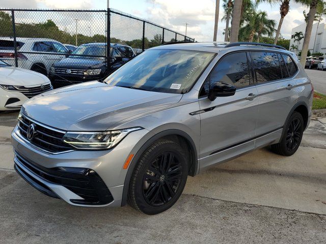 2022 Volkswagen Tiguan SE R-Line Black