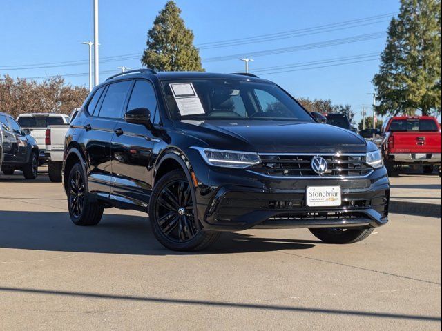 2022 Volkswagen Tiguan SE R-Line Black