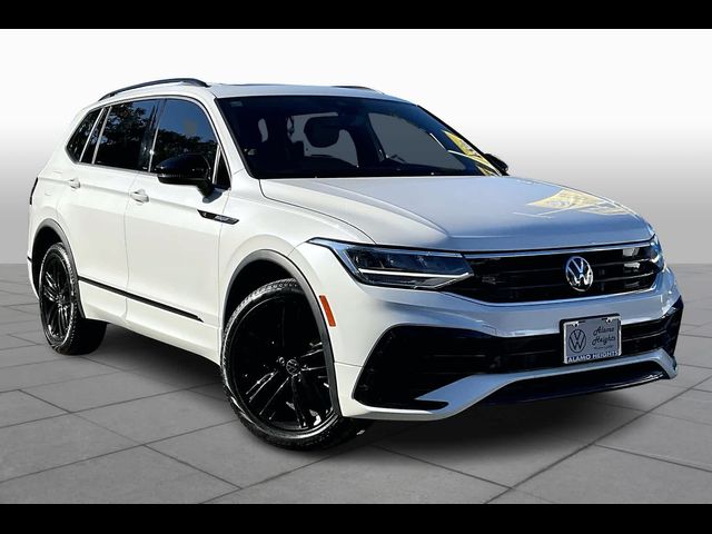 2022 Volkswagen Tiguan SE R-Line Black