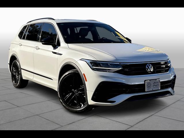 2022 Volkswagen Tiguan SE R-Line Black