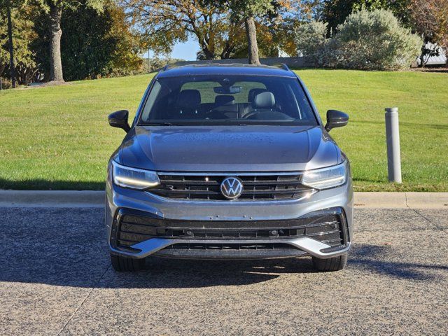 2022 Volkswagen Tiguan SE R-Line Black