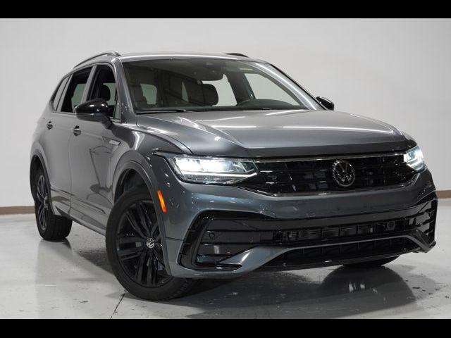 2022 Volkswagen Tiguan SE R-Line Black