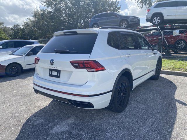 2022 Volkswagen Tiguan SE R-Line Black