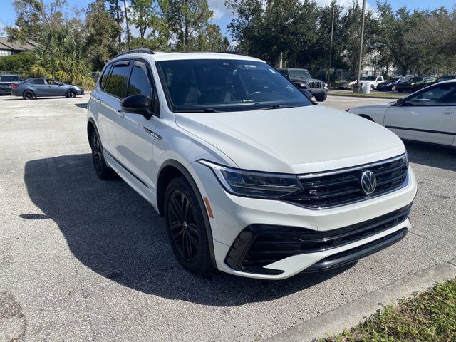 2022 Volkswagen Tiguan SE R-Line Black