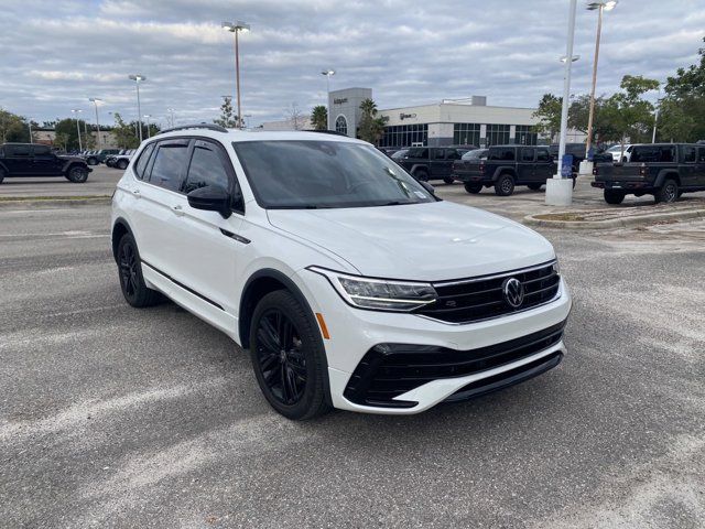 2022 Volkswagen Tiguan SE R-Line Black