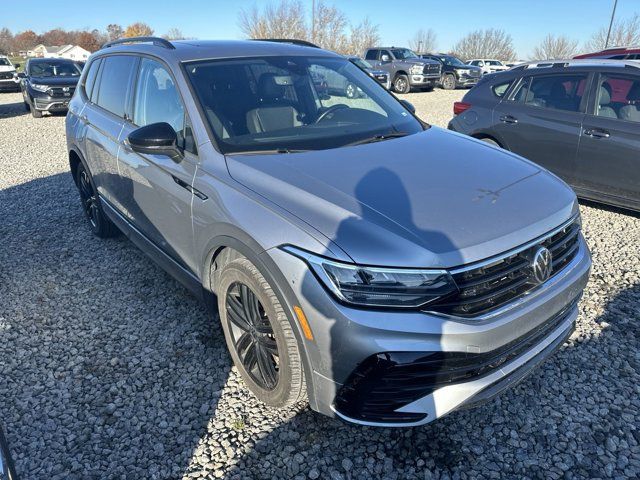 2022 Volkswagen Tiguan SE R-Line Black