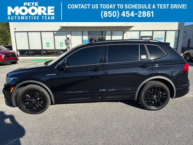 2022 Volkswagen Tiguan SE R-Line Black