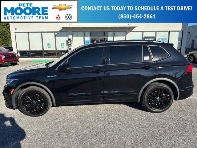 2022 Volkswagen Tiguan SE R-Line Black