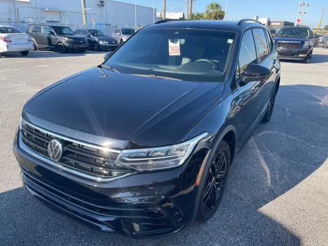 2022 Volkswagen Tiguan SE R-Line Black