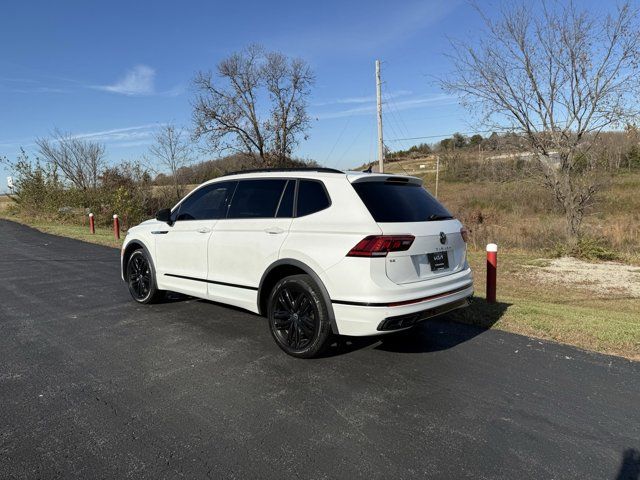 2022 Volkswagen Tiguan SE R-Line Black