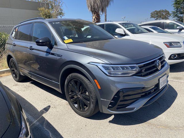 2022 Volkswagen Tiguan SE R-Line Black