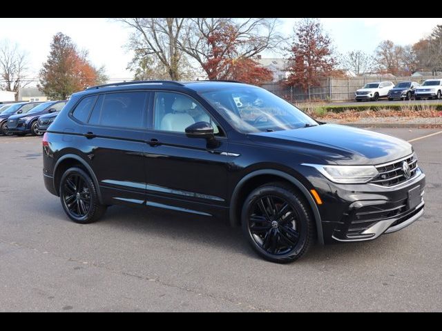 2022 Volkswagen Tiguan SE R-Line Black