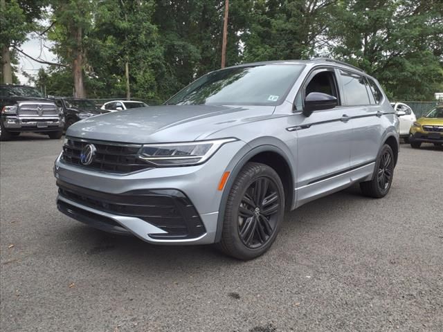 2022 Volkswagen Tiguan SE R-Line Black