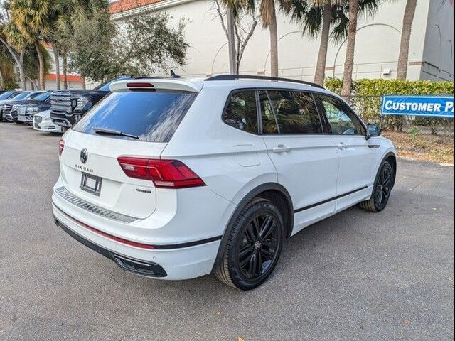 2022 Volkswagen Tiguan SE R-Line Black