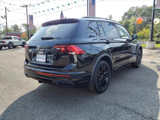 2022 Volkswagen Tiguan SE R-Line Black