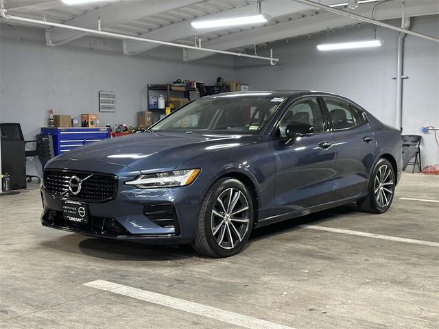 2022 Volvo S60 Momentum