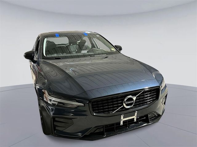 2022 Volvo S60 Momentum