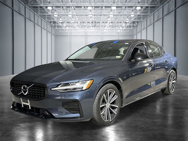 2022 Volvo S60 Momentum