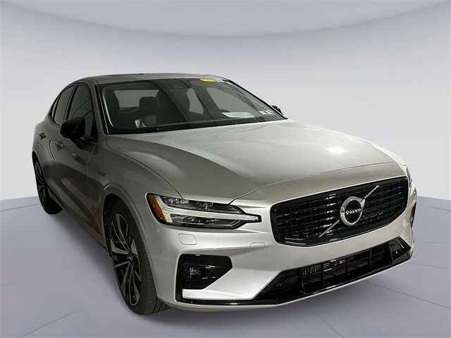 2022 Volvo S60 Momentum