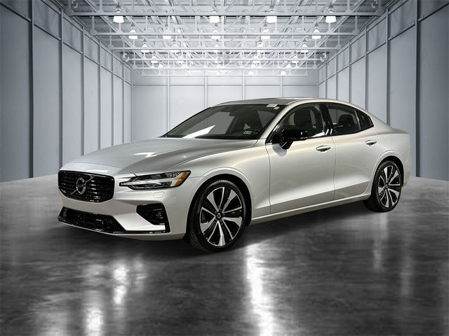 2022 Volvo S60 Momentum