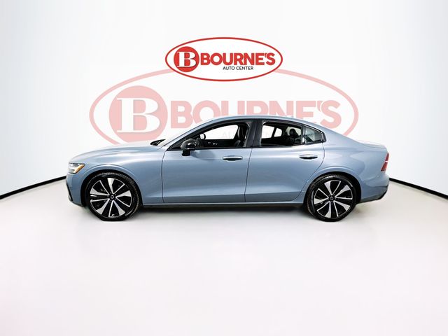 2022 Volvo S60 Momentum