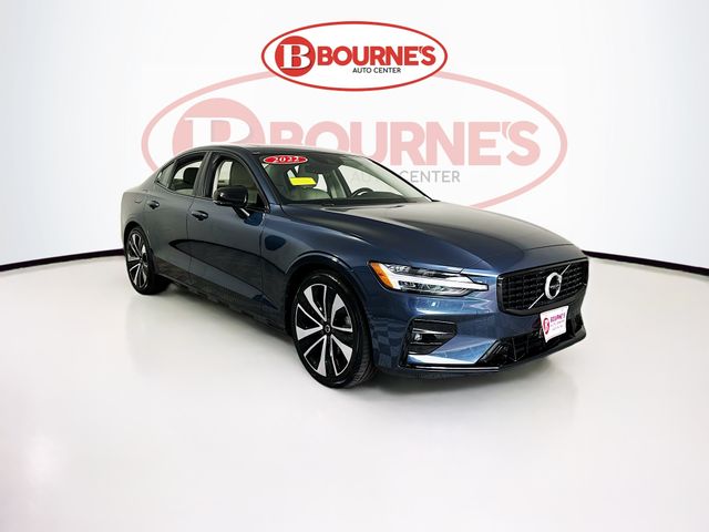 2022 Volvo S60 Momentum