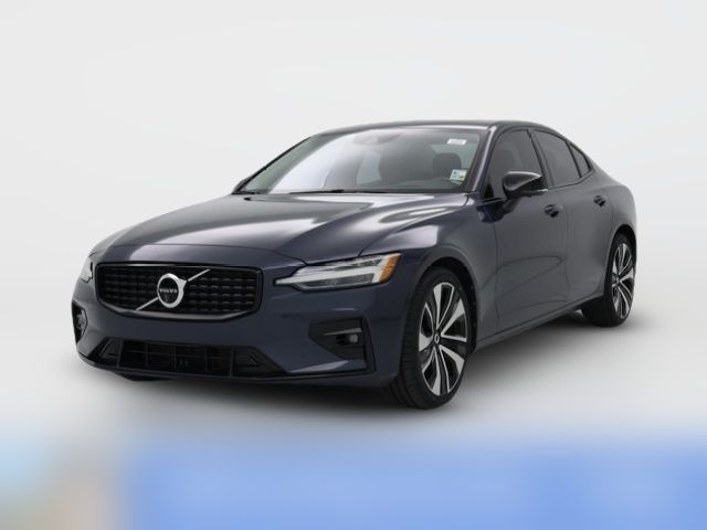 2022 Volvo S60 Momentum