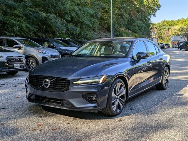 2022 Volvo S60 Momentum