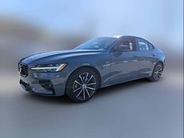 2022 Volvo S60 Momentum