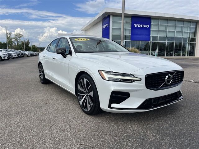 2022 Volvo S60 Momentum