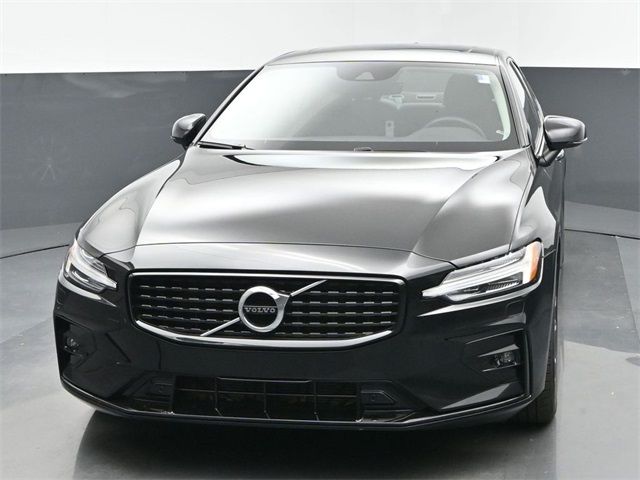 2022 Volvo S60 Momentum