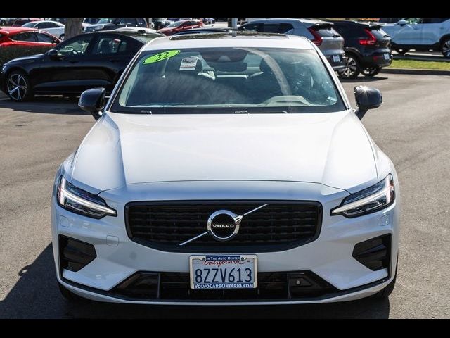 2022 Volvo S60 Momentum