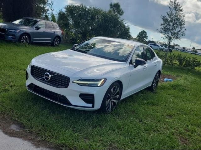 2022 Volvo S60 Momentum