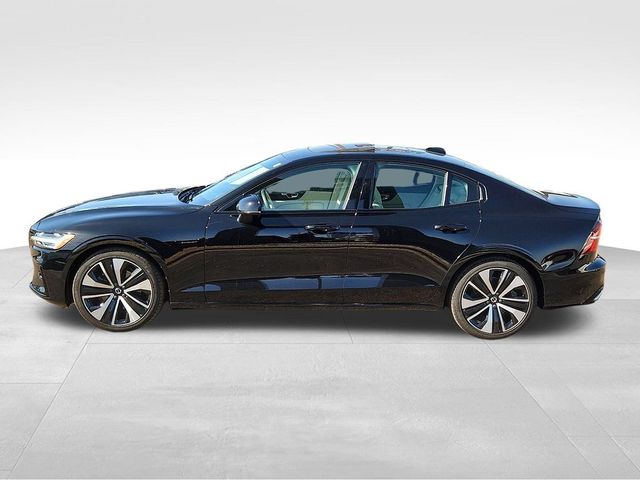 2022 Volvo S60 Momentum