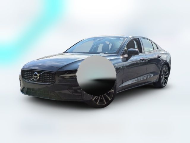 2022 Volvo S60 Momentum