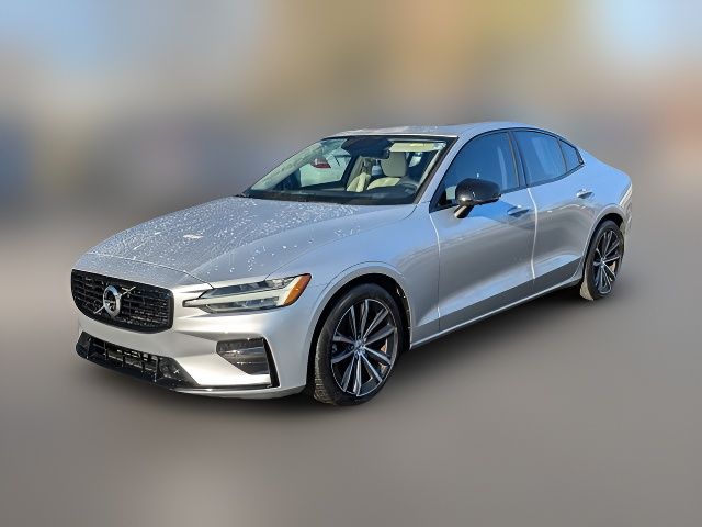 2022 Volvo S60 Momentum