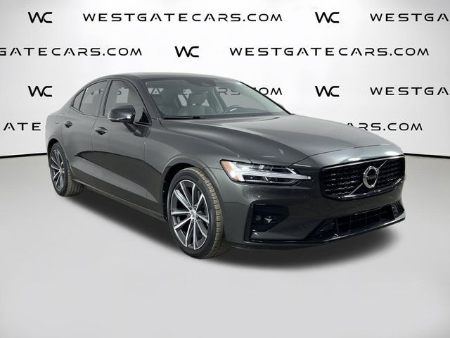 2022 Volvo S60 Momentum