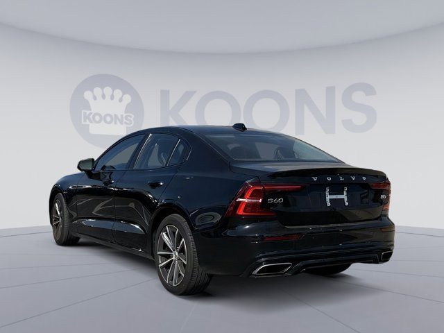 2022 Volvo S60 Momentum