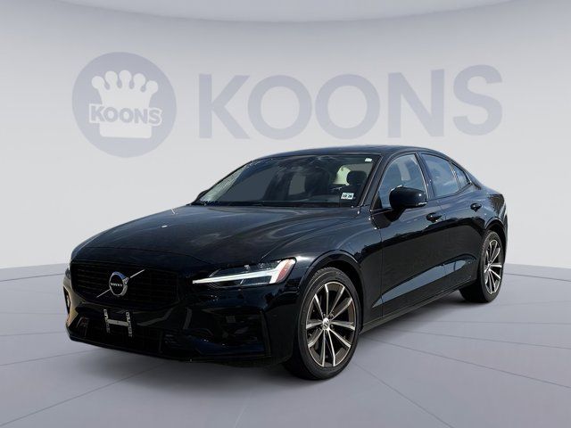 2022 Volvo S60 Momentum