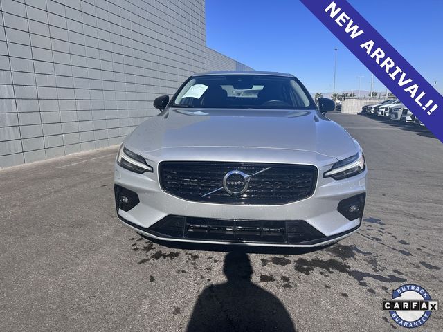 2022 Volvo S60 Momentum