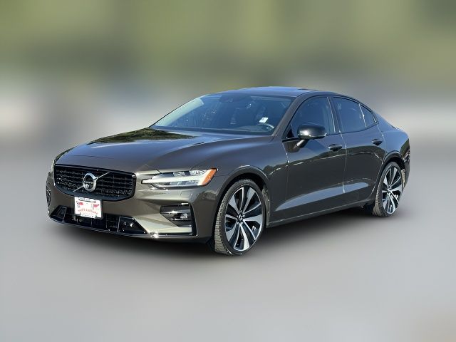 2022 Volvo S60 Momentum