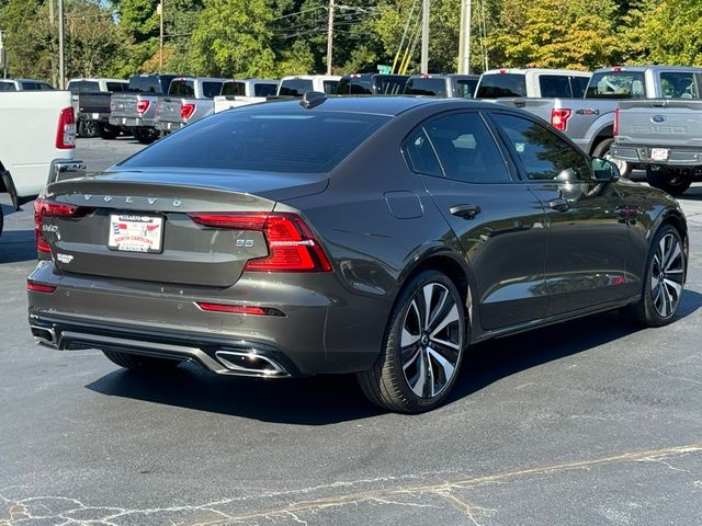 2022 Volvo S60 Momentum