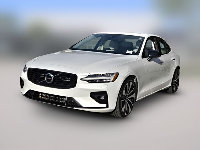 2022 Volvo S60 Momentum