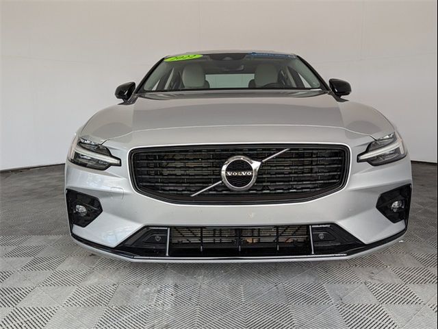 2022 Volvo S60 Momentum